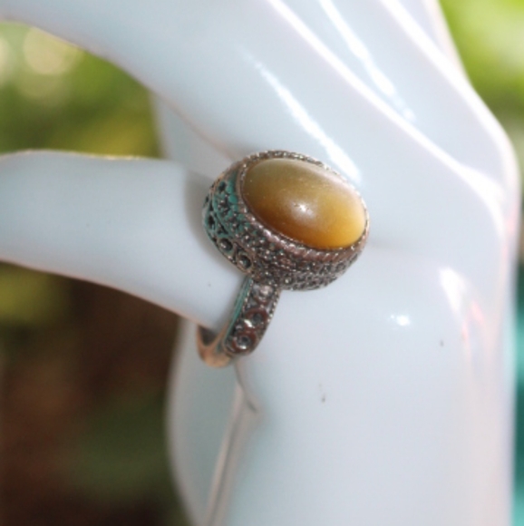 Vintage Tiger Eye Ring - Picture 3 of 16
